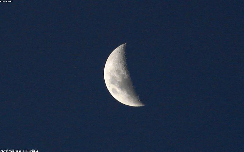 A phone rapidly charging with a visual indicator of battery percentage increasing.