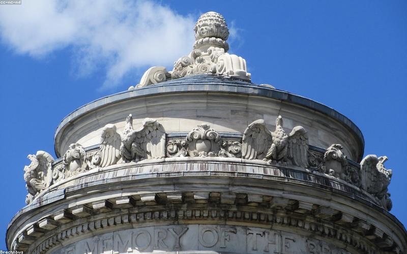 Perfectly cooked Lahori Chicken Karahi garnished with fresh ginger, green chilies, and cilantro, ready to be served