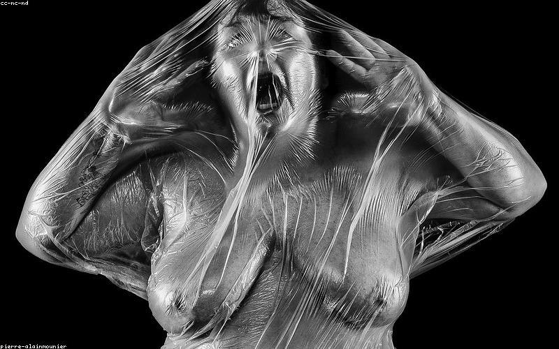 A smartphone screen clearly displaying the top5pk.com website with a prominent news article headline, reflecting modern digital news consumption