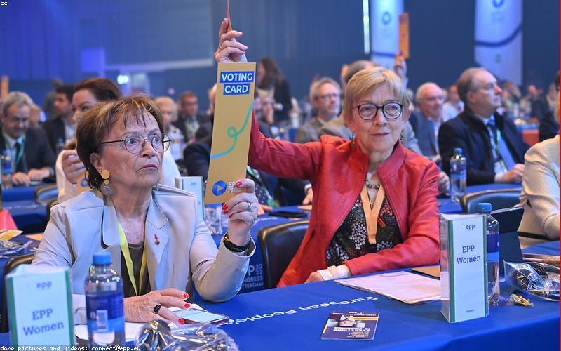 Stylish Electric Bike with a prominent Lithium battery pack